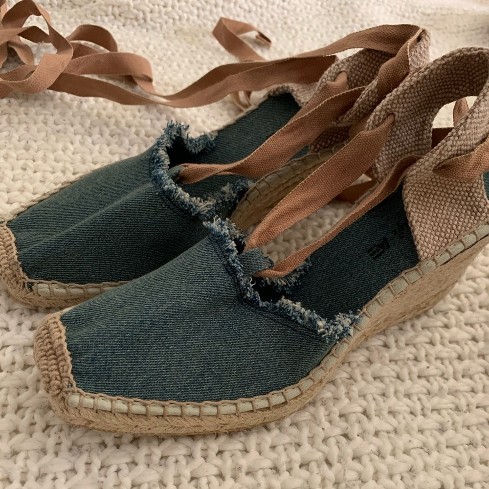 American Eagle Espadrilles Wedges